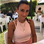 Laureata in lettere offre lezioni in presenza e online